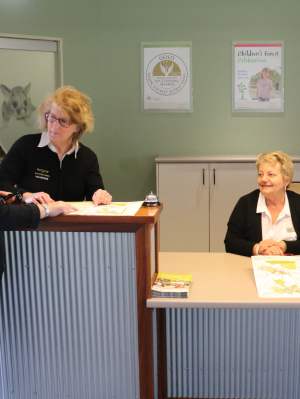Whtieman Park Volunteers at the Visitor Information Centre WEB