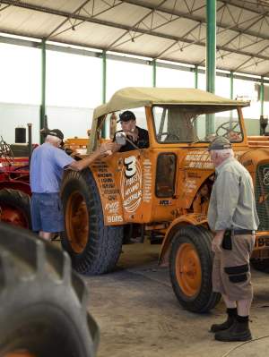 Whiteman Park Tractor Parade 2022 Hi Res 95 WEB