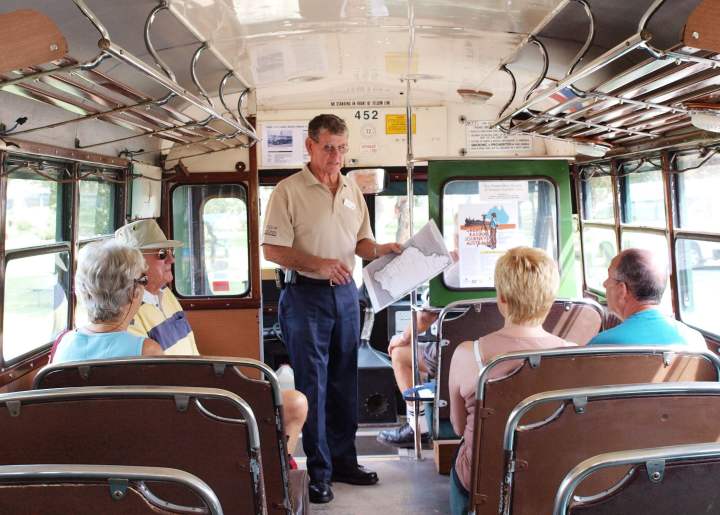 Whtieman Park Volunteers Tour guides Whiteman Explorer WEB