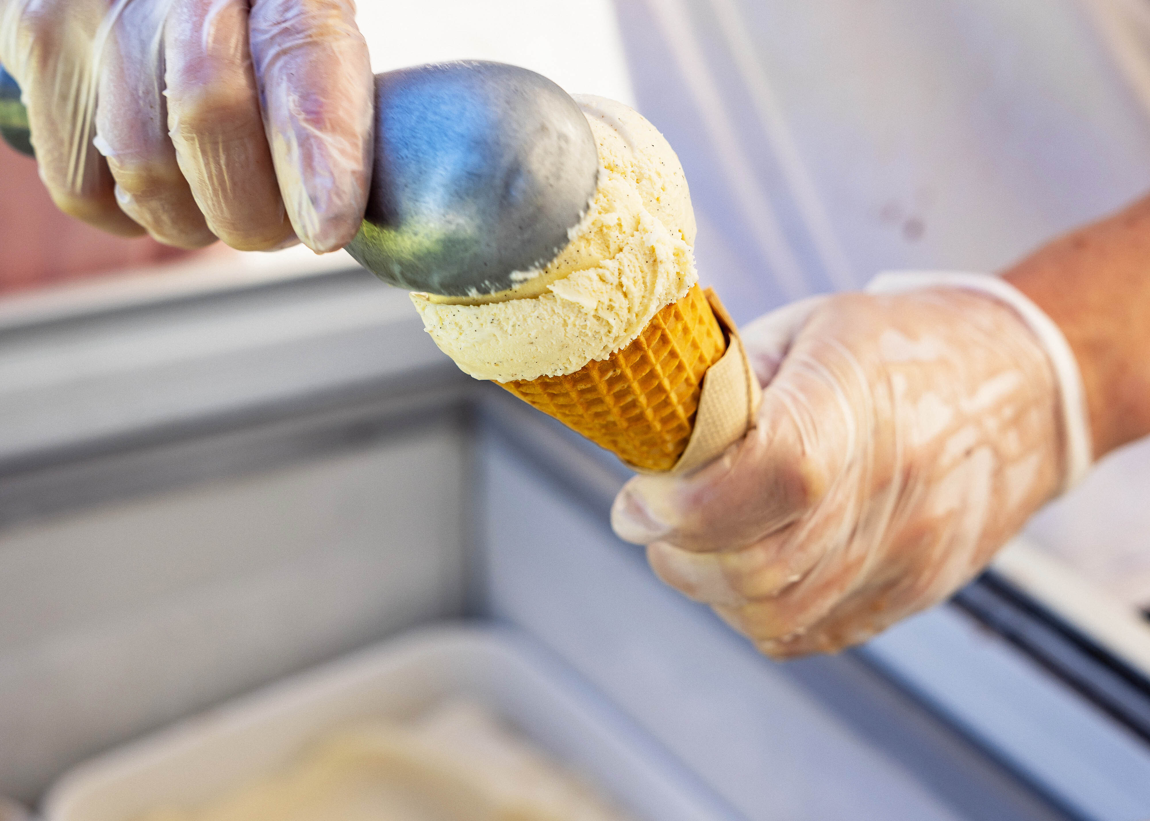 Food vendors ice cream AMMON Whiteman Park EF24 1570 WEB